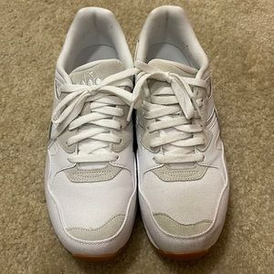 Diadora N9002 Suede Sneakers Size 9 Color White Cream